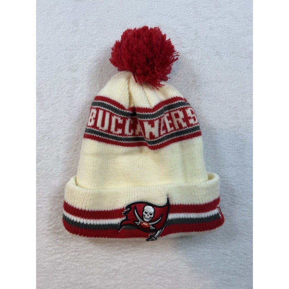 New Era Tampa Bay Buccaneers Red/ Cream Bering Pom Cuffed Knit Hat